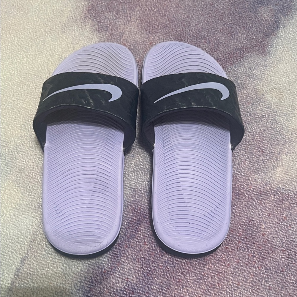 Girls Nike Black and Lavender Slides size 3